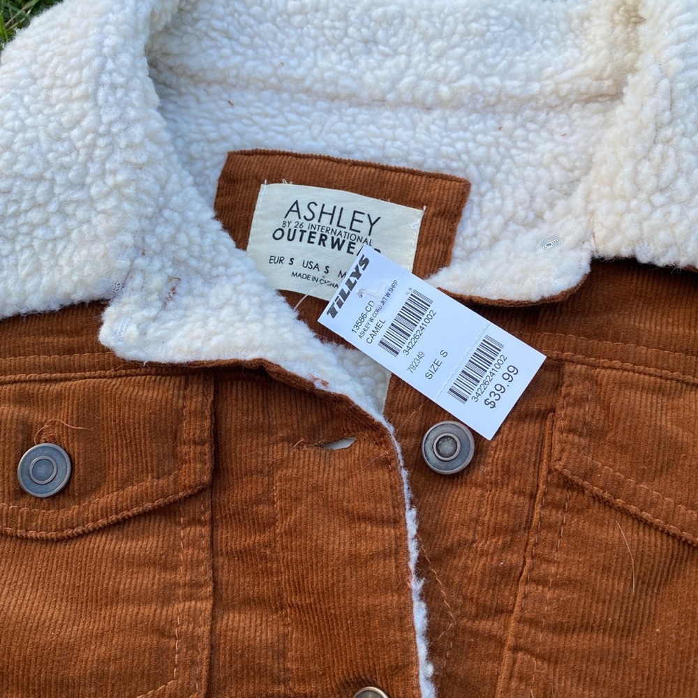 Fall jacket from Ashley Outerwear by Tillys - Picture 2 of 3